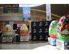 Oua decorative supradimensionate pictate de peste 400 de copii expuse in Ploiesti Shopping City