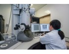 Care este principiul de functionare a unor microscoape electronice