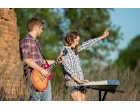 Cursuri de chitara pentru copii si adulti la Band Music School
