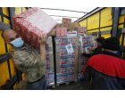 Peste 1300 de pachete umanitare de Crăciun, donate în Transilvania de organizația germană Die Johanniter prin Fundația M&V Schmidt