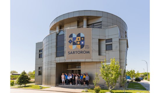 Prima companie de echipamente de laborator fondată după 1989 aniversează 30 de ani de activitate