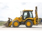 Top 5 funcții esențiale ale unui buldoexcavator pe șantierele în construcții de drumuri