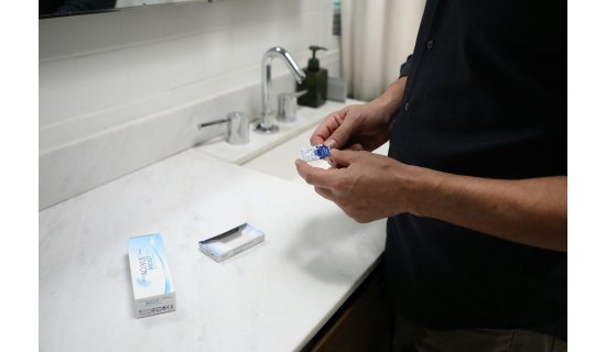 Soluțiile de îngrijire pentru lentilele de contact: baza unei vederi sănătoase